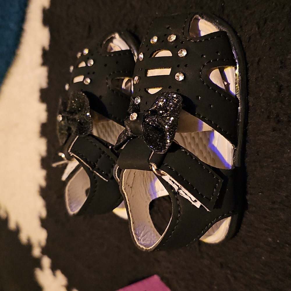 Black Sandals with Classic Design - Picture 2 of 2